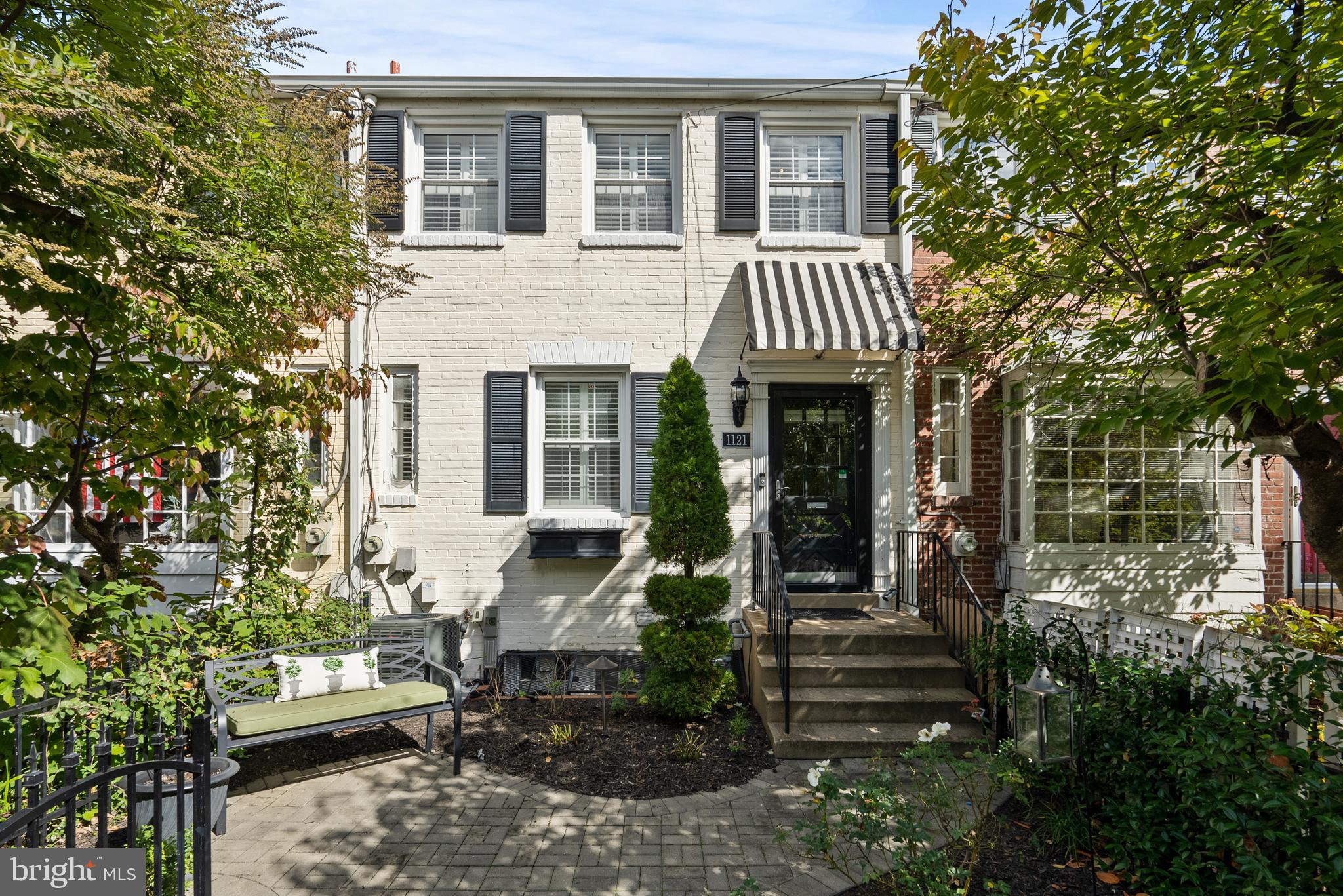 1121 POWHATAN STREET