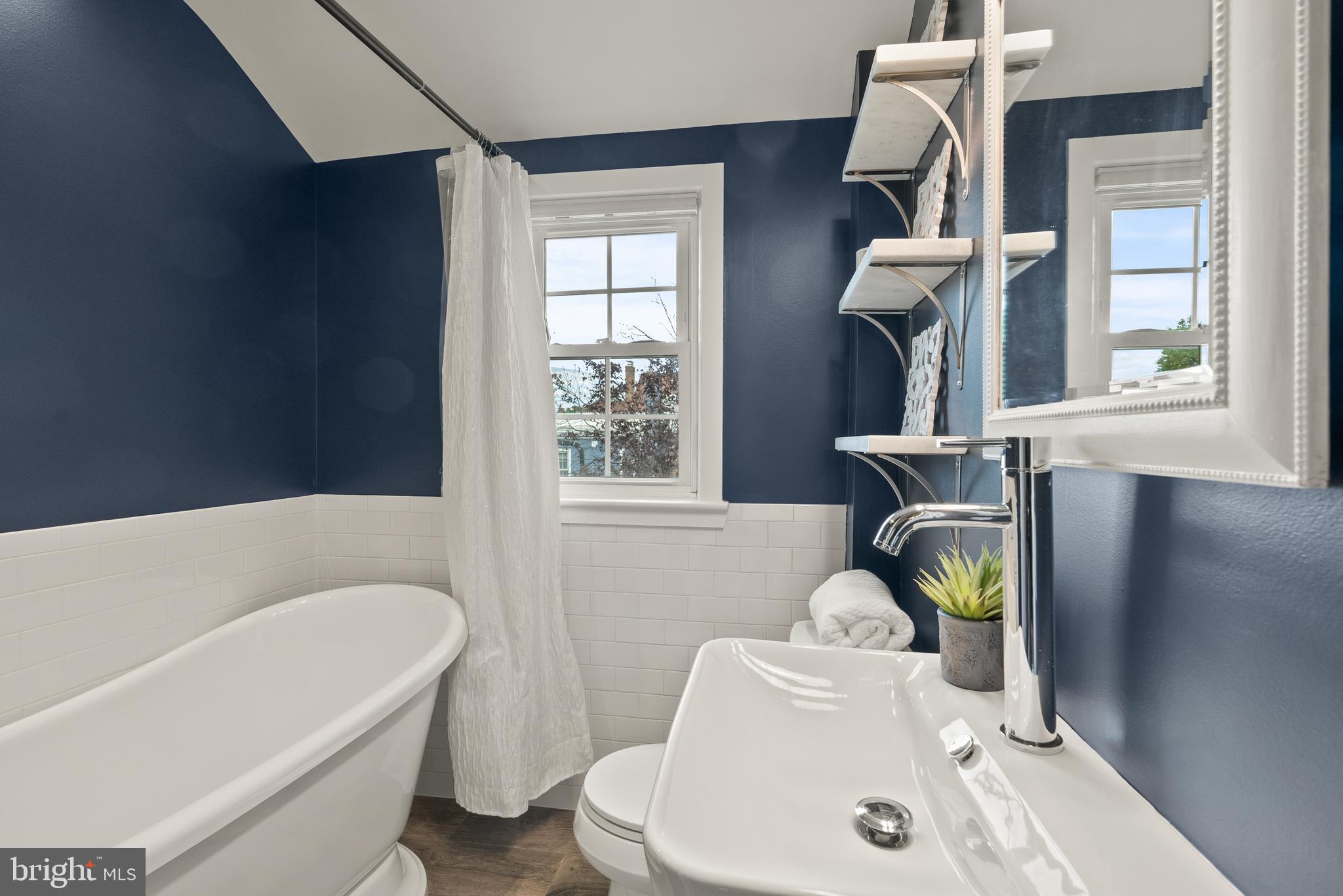 1121 POWHATAN STREET