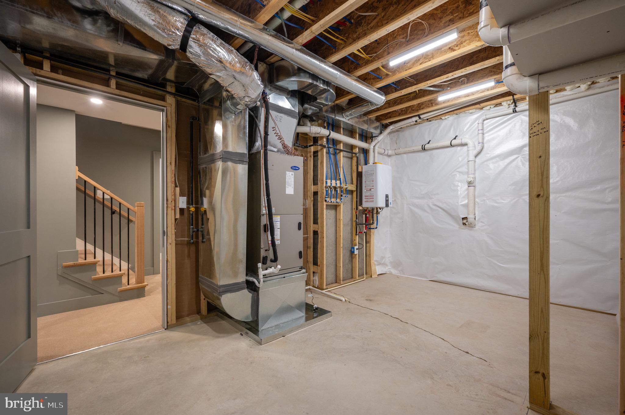 110 E RAYMOND AVENUE