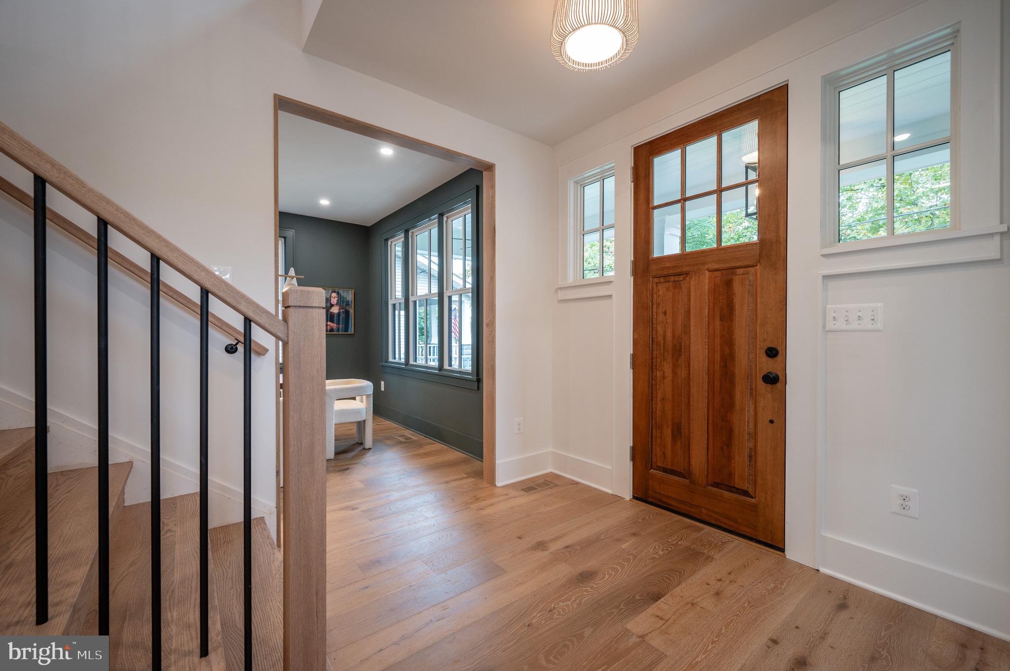 110 E RAYMOND AVENUE