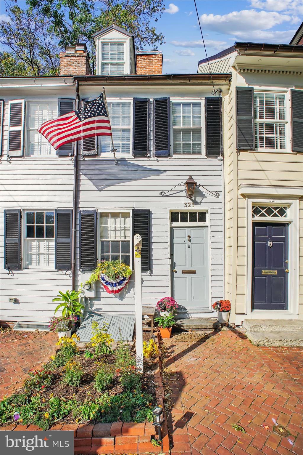 323 DUKE STREET