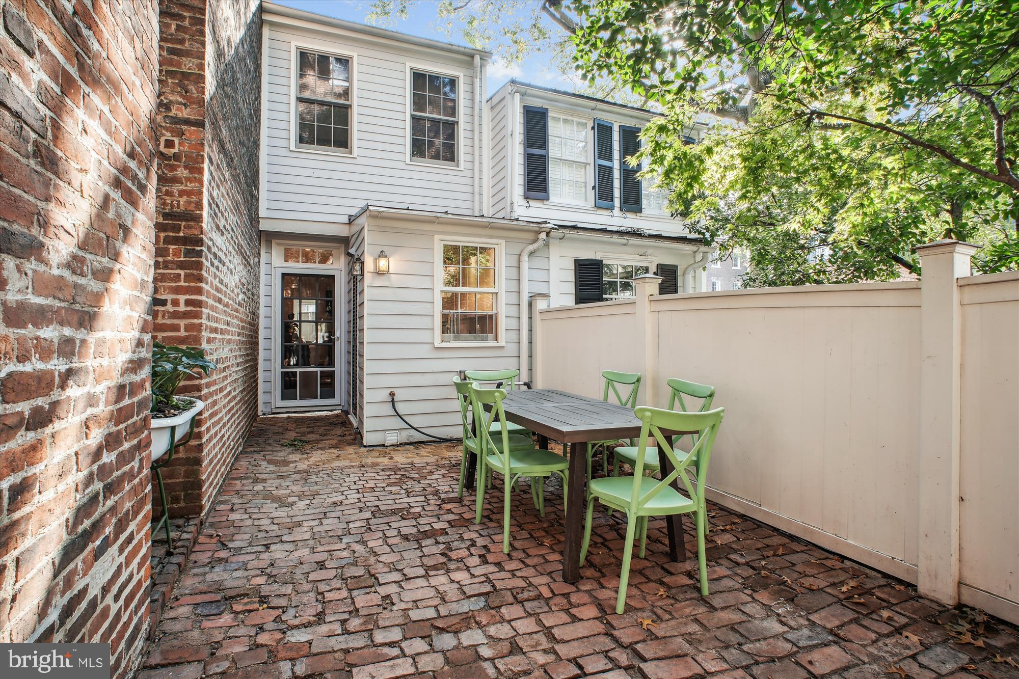 323 DUKE STREET