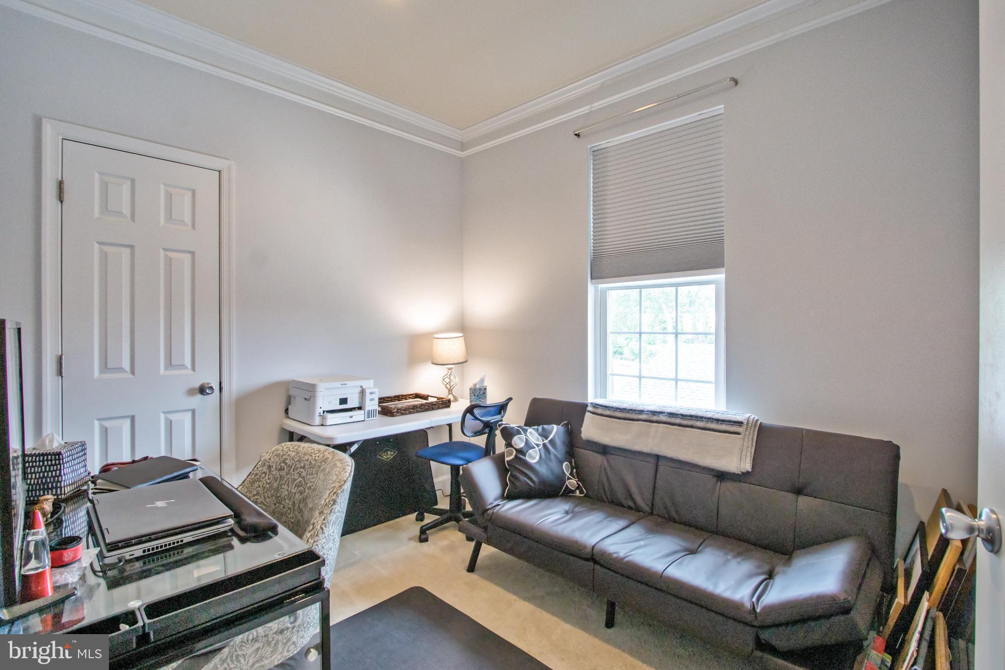 6 E REED AVENUE