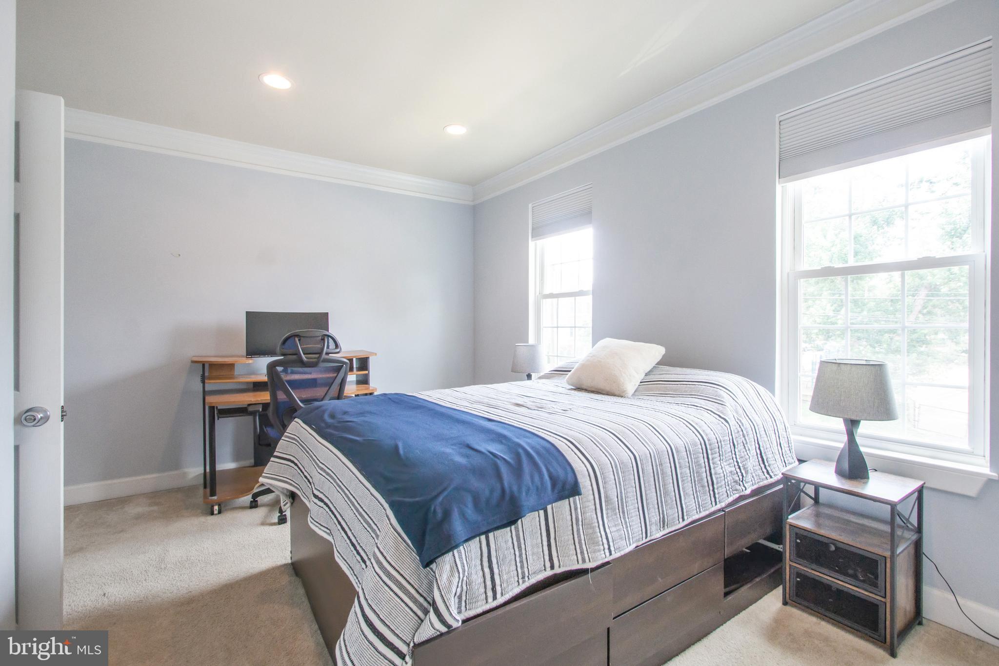 6 E REED AVENUE
