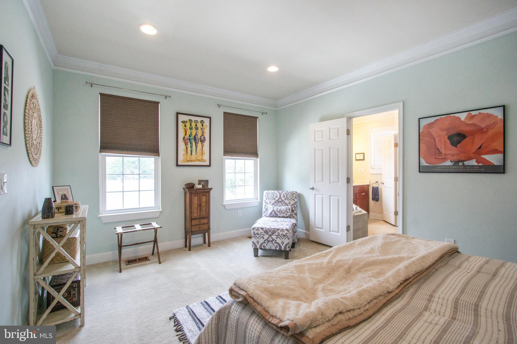 6 E REED AVENUE