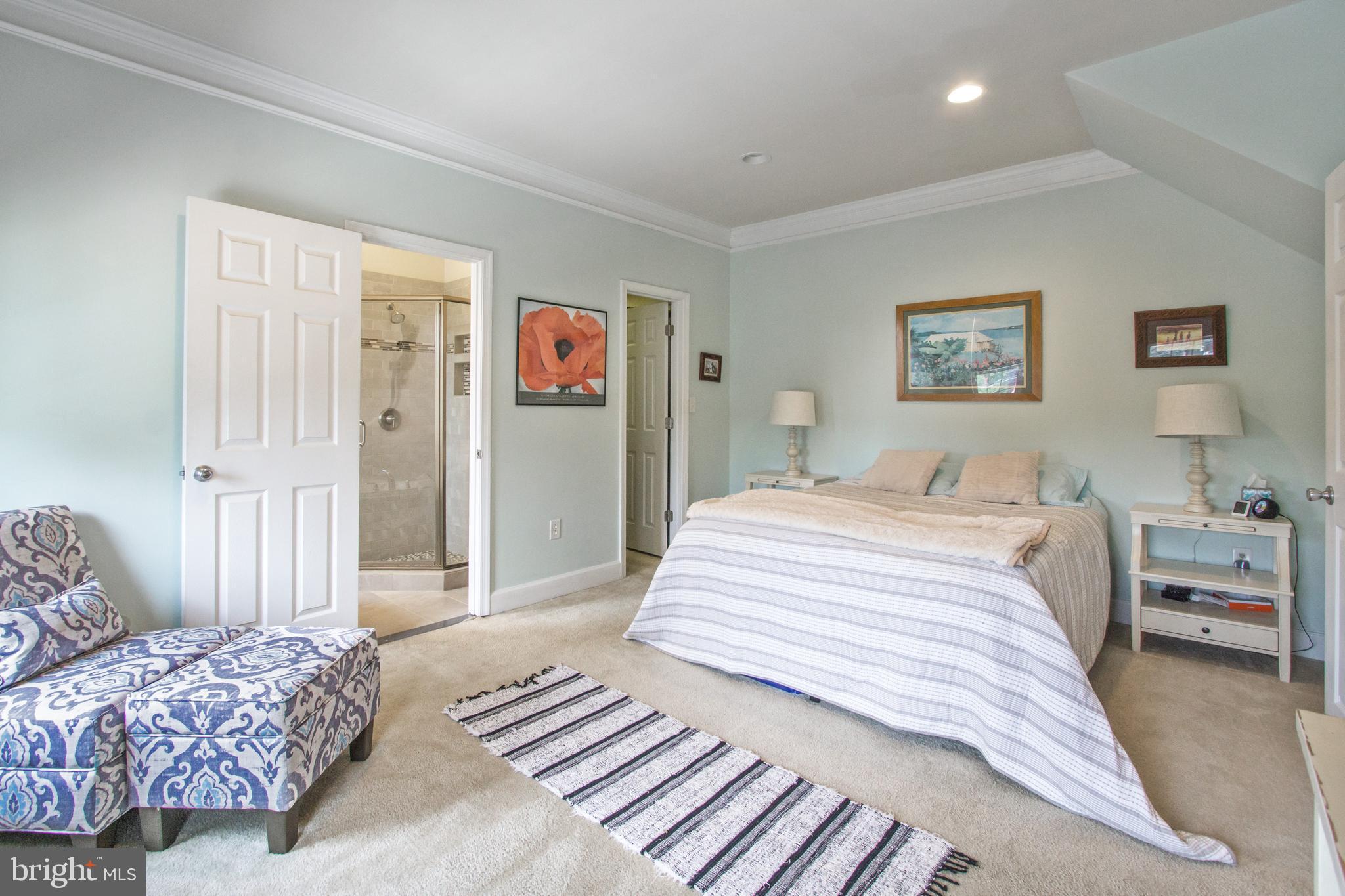 6 E REED AVENUE
