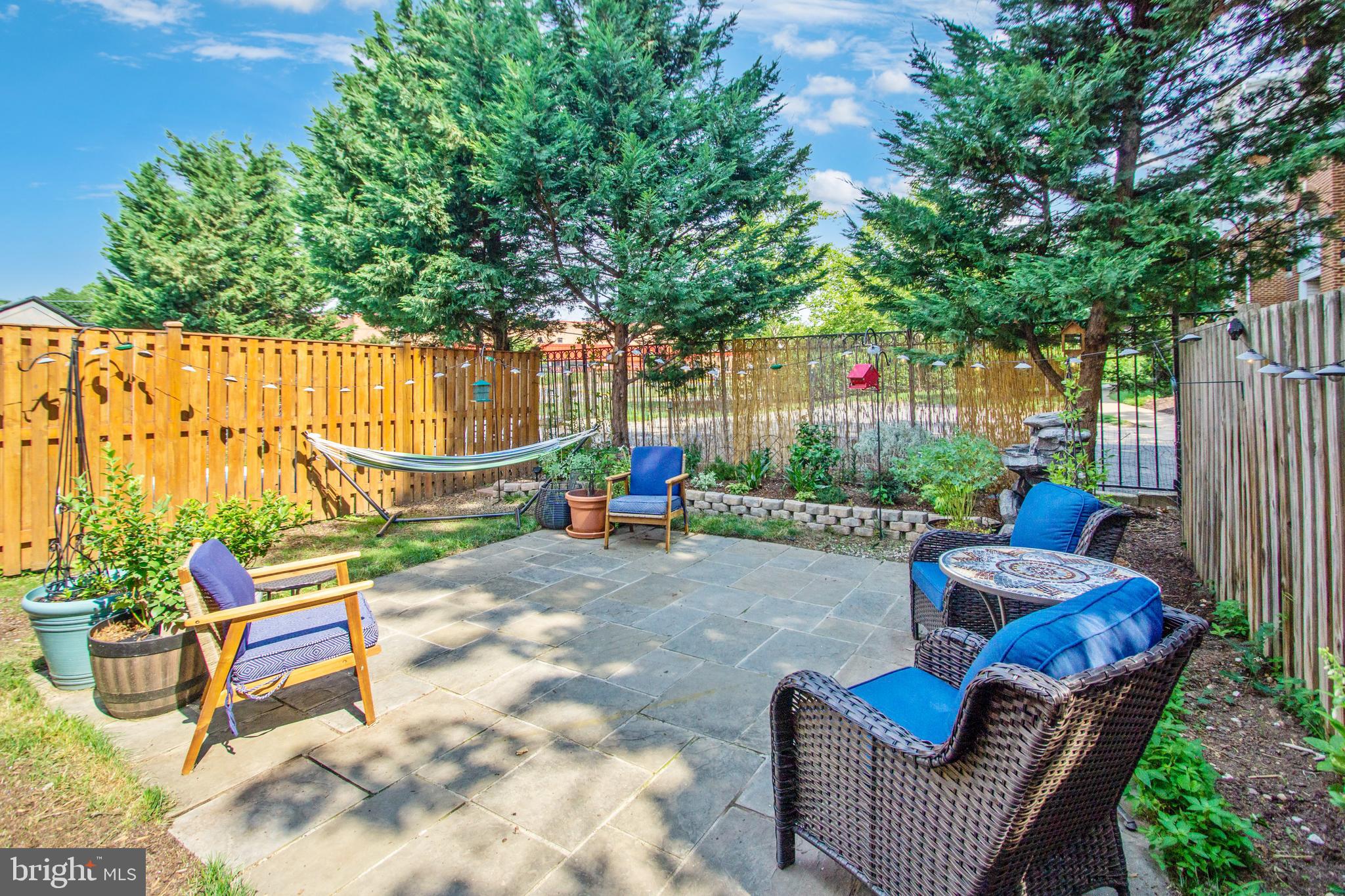 6 E REED AVENUE