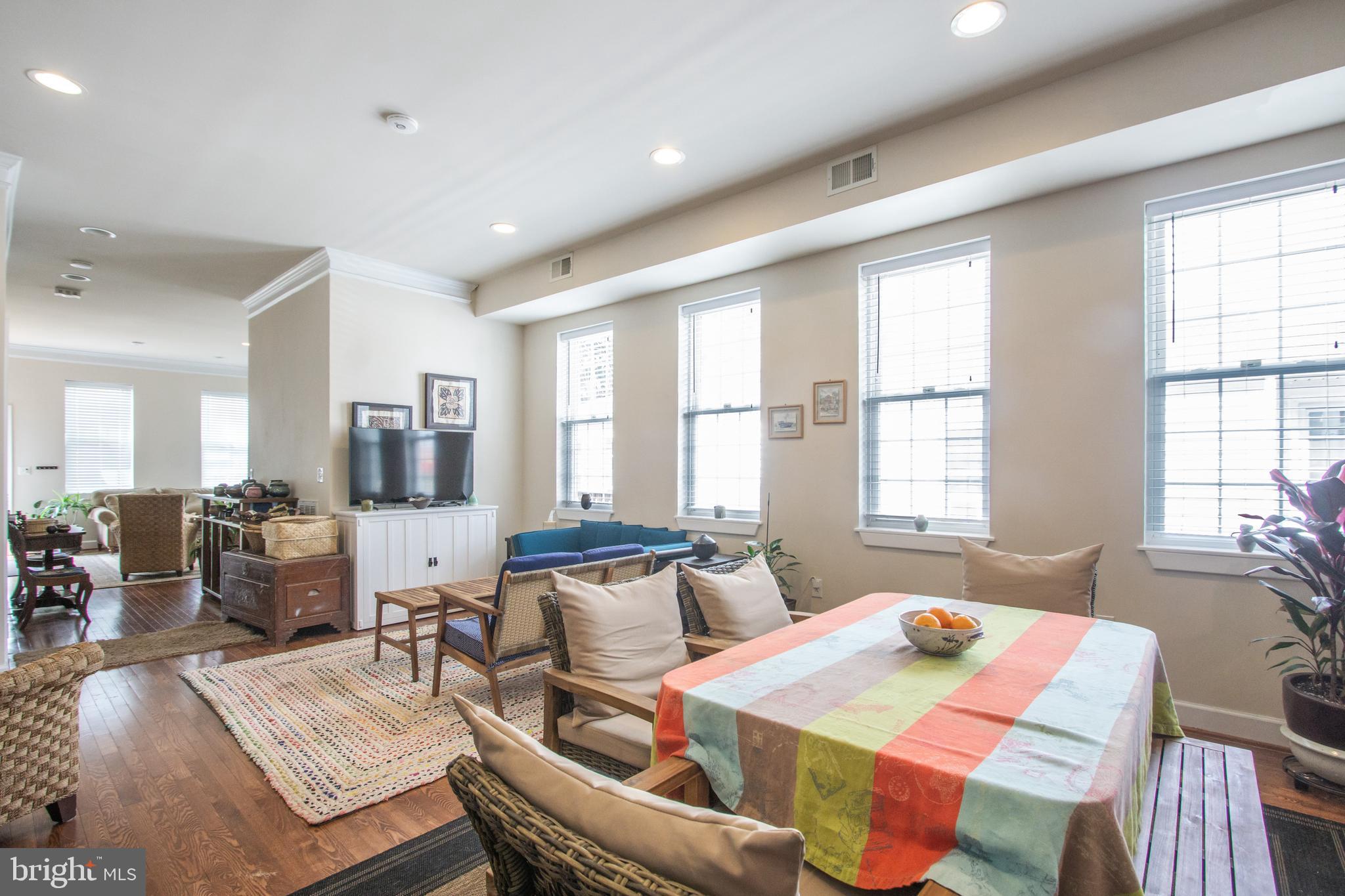 6 E REED AVENUE
