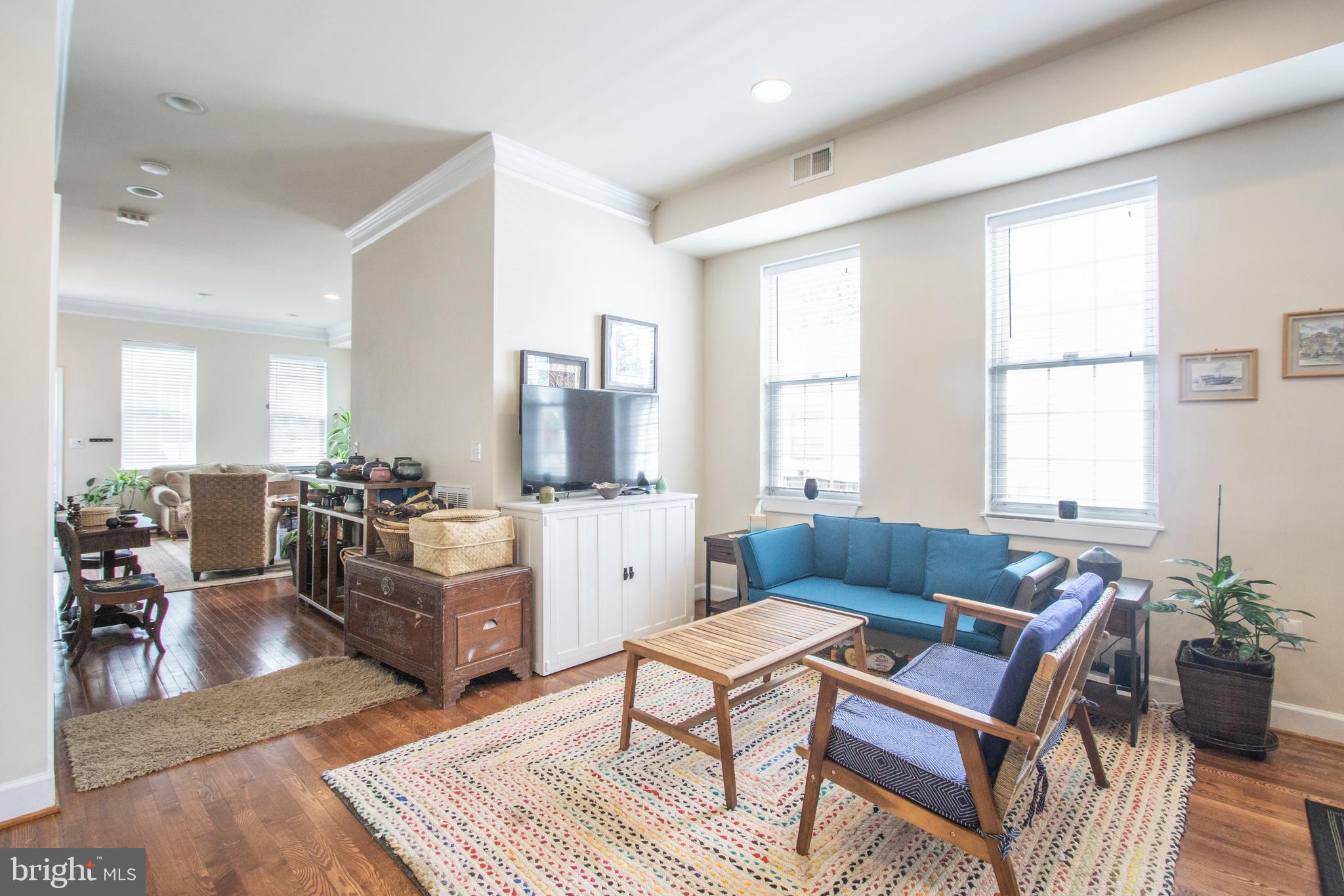 6 E REED AVENUE