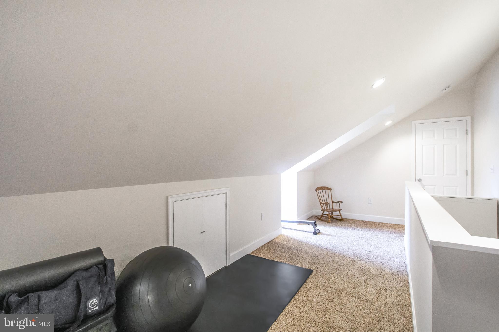 6 E REED AVENUE