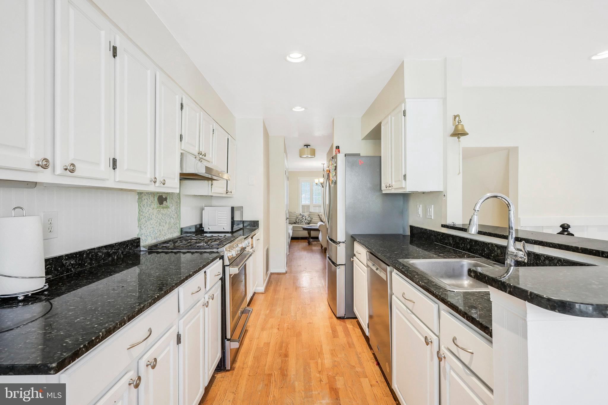 1129 QUAKER HILL COURT