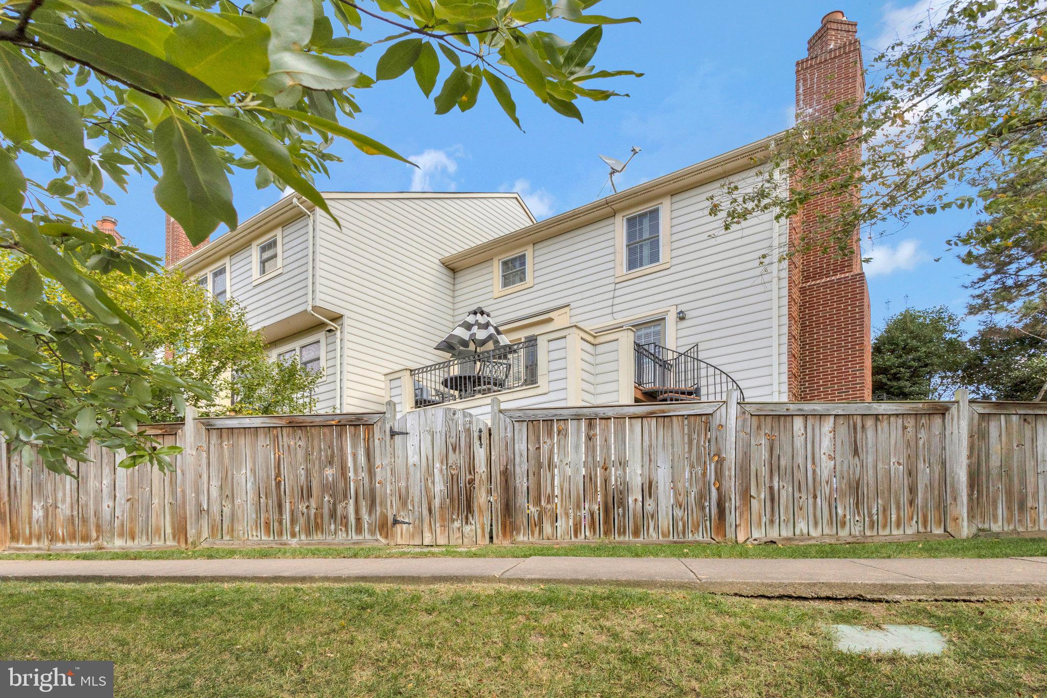 1129 QUAKER HILL COURT