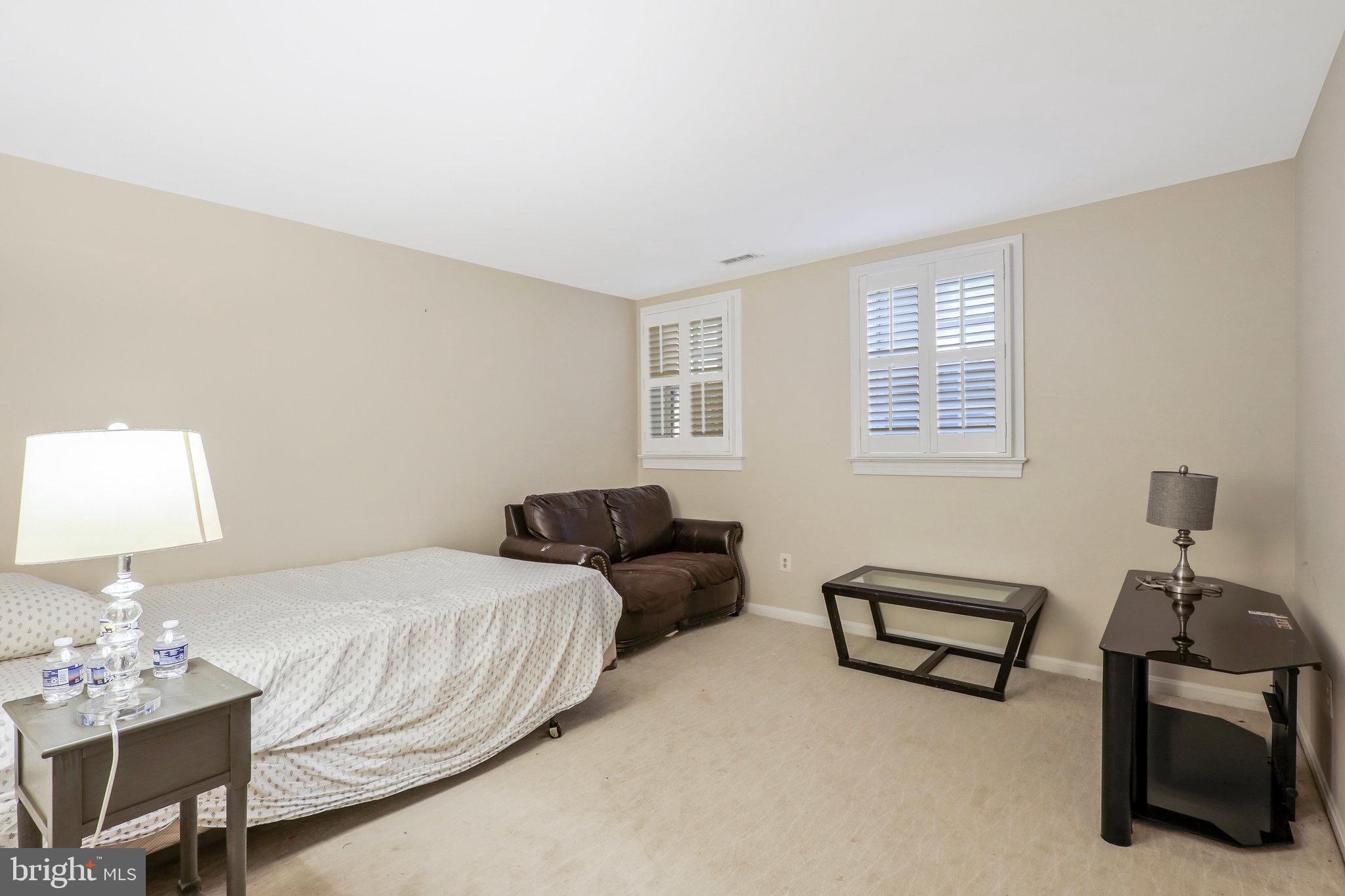 1129 QUAKER HILL COURT