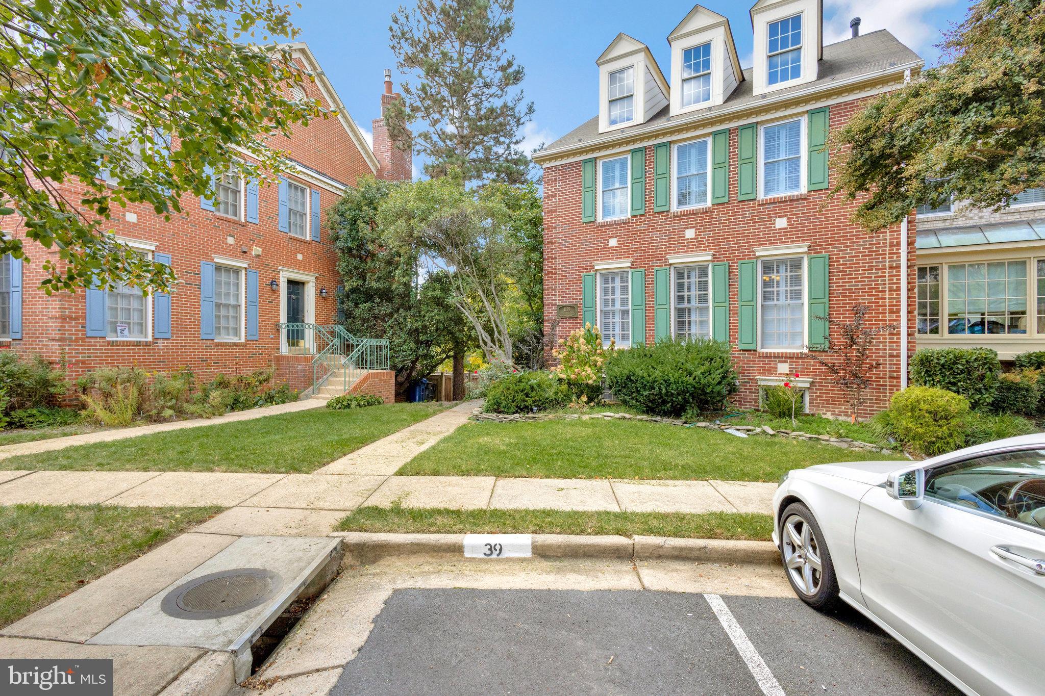 1129 QUAKER HILL COURT