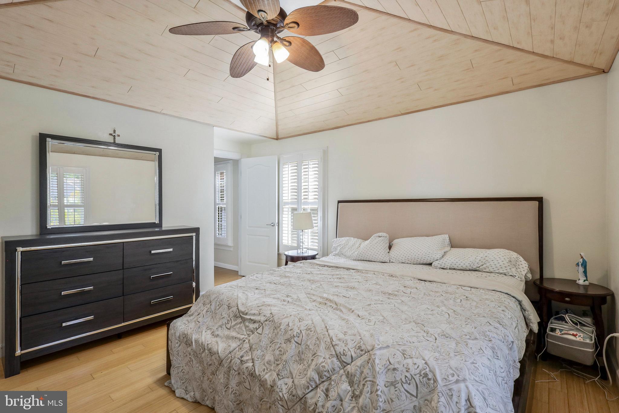1129 QUAKER HILL COURT