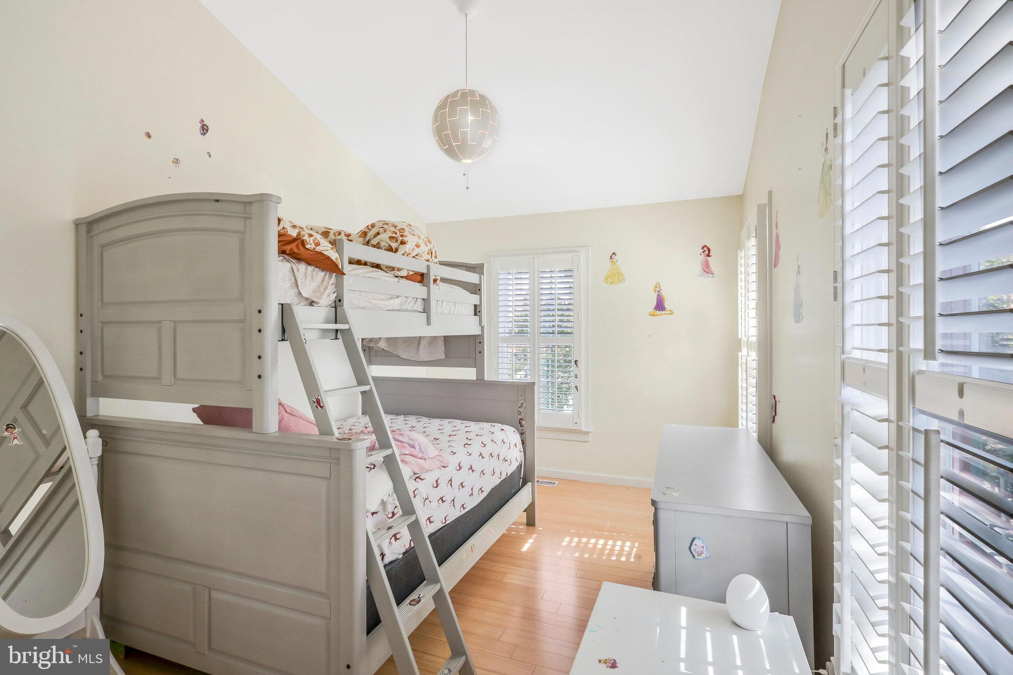1129 QUAKER HILL COURT