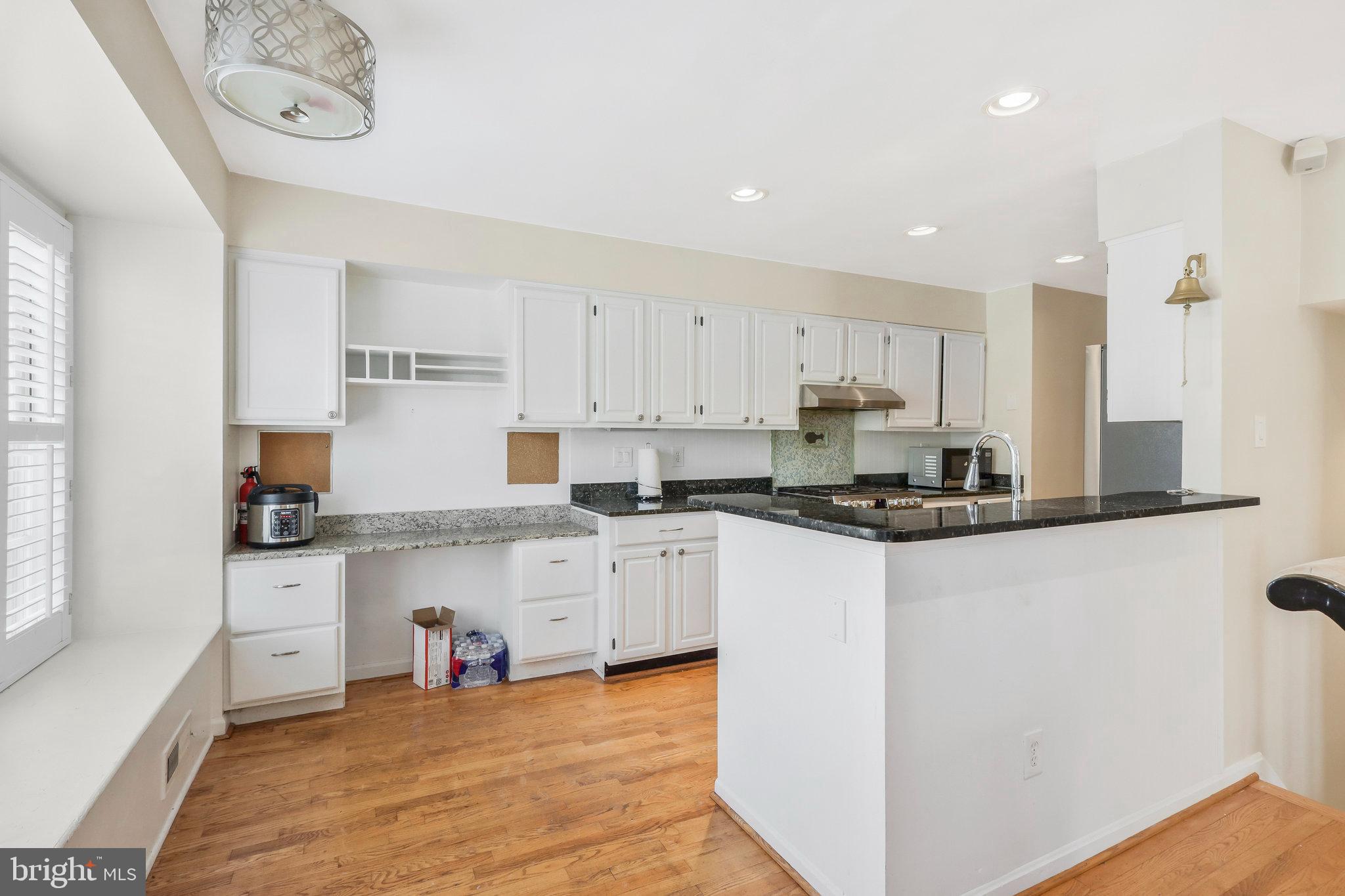 1129 QUAKER HILL COURT
