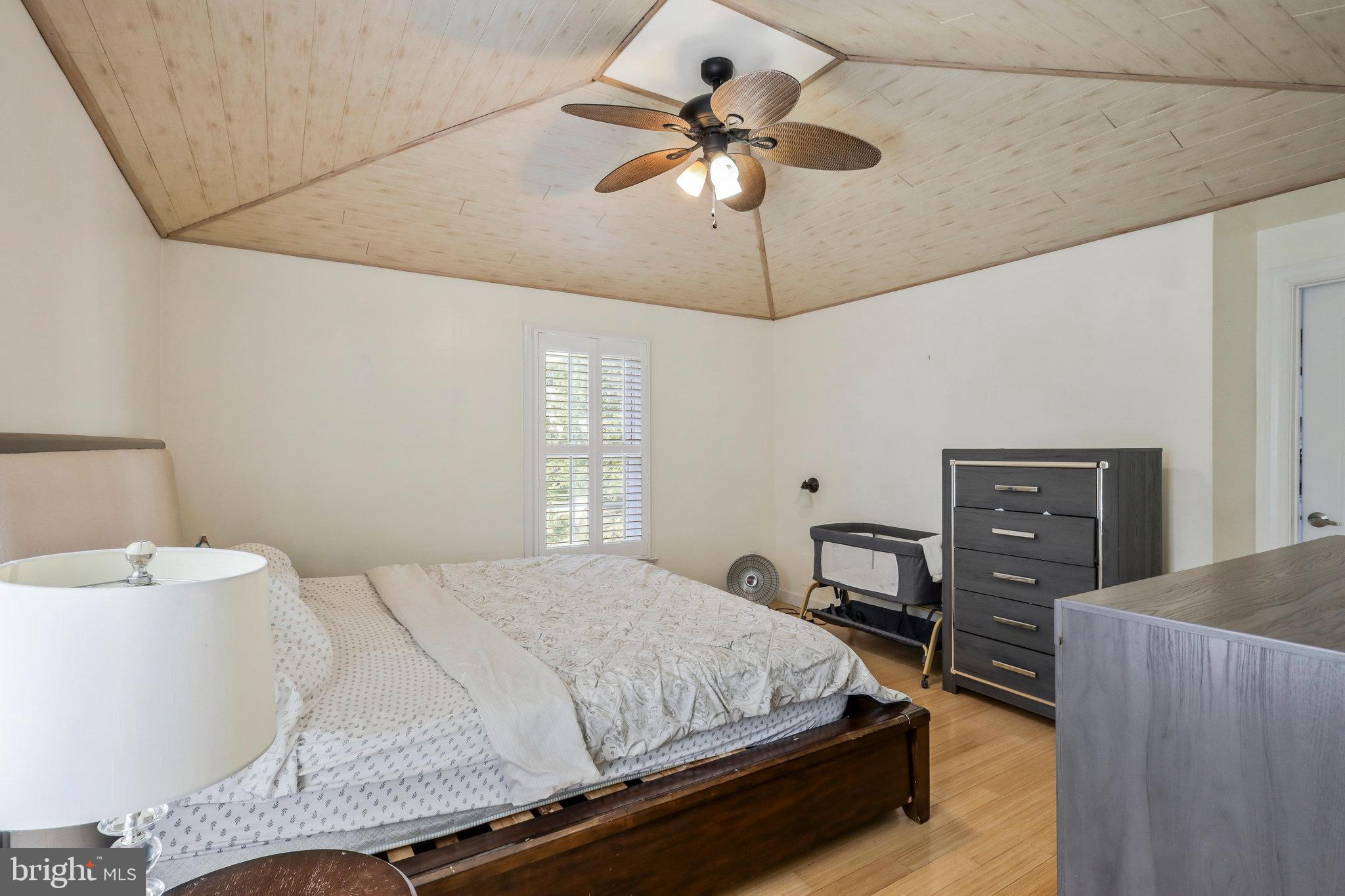1129 QUAKER HILL COURT