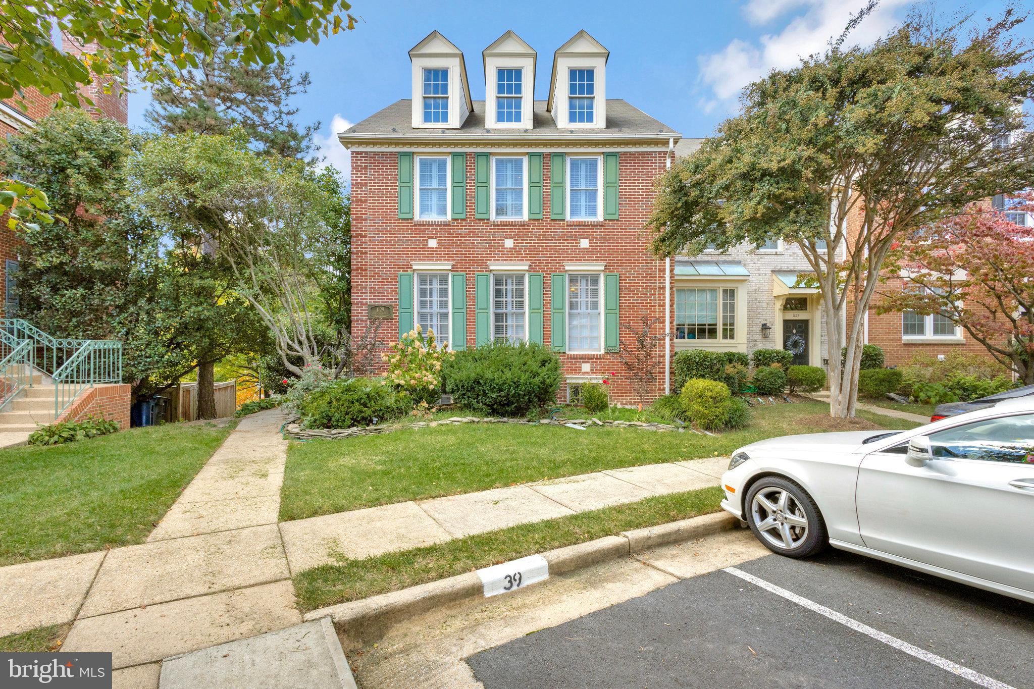 1129 QUAKER HILL COURT