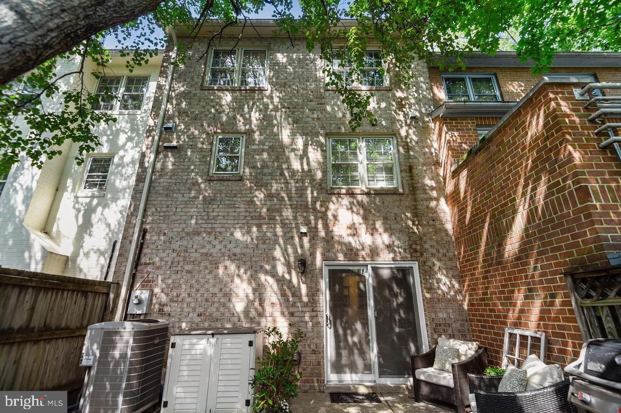 2A W CHAPMAN STREET