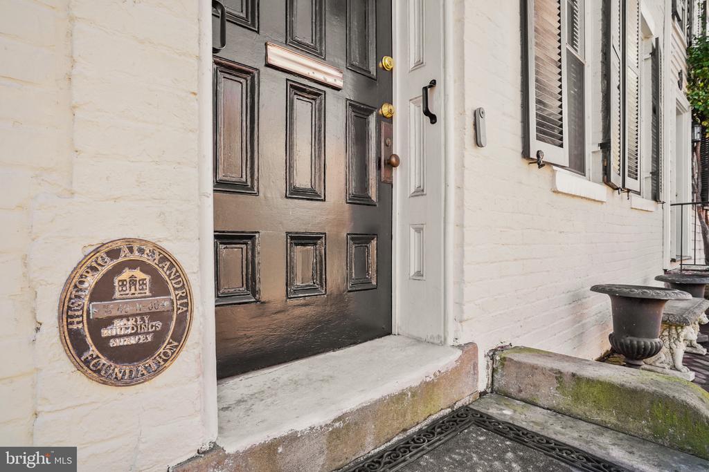 304 DUKE STREET