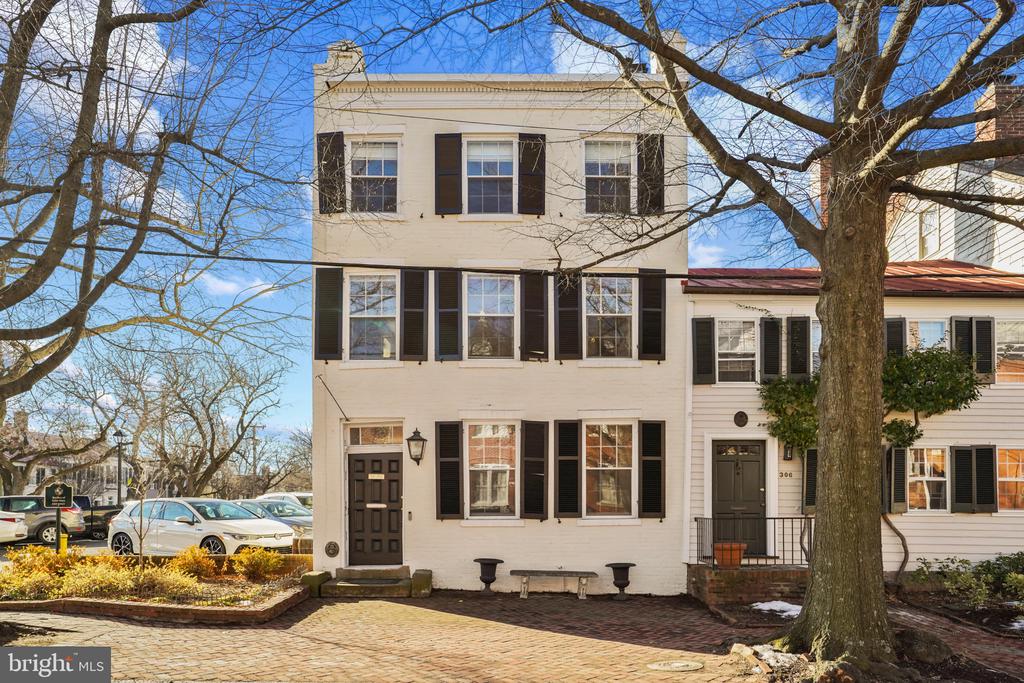 304 DUKE STREET