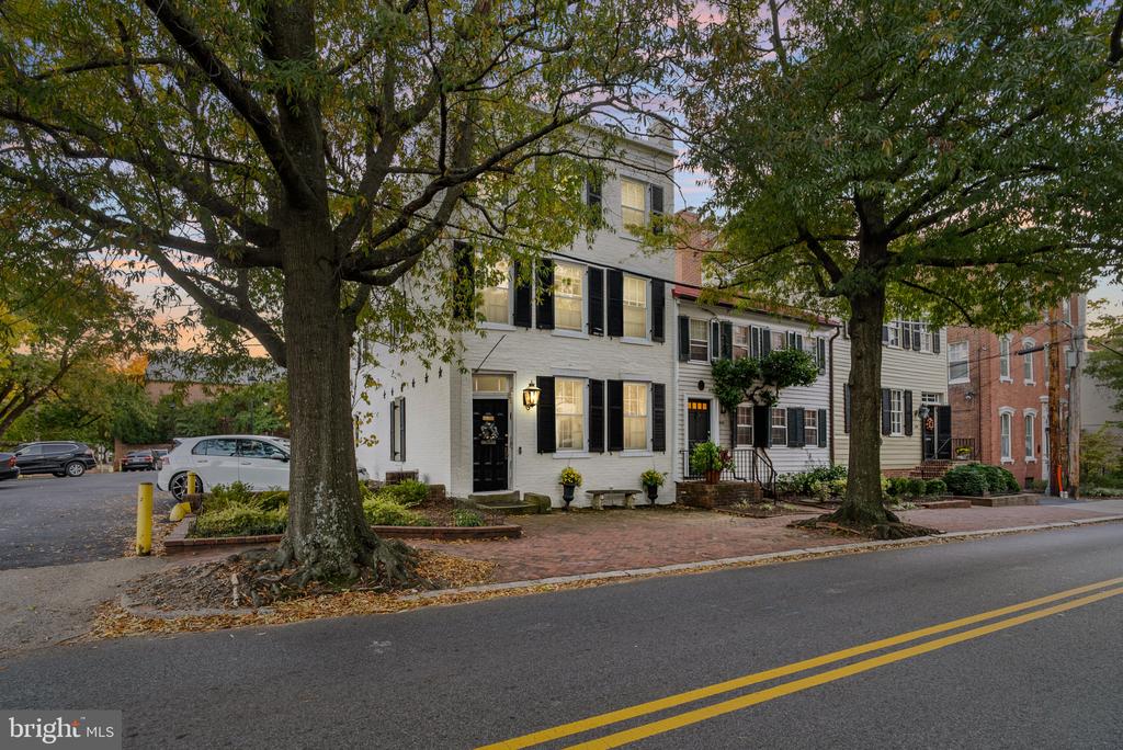 304 DUKE STREET