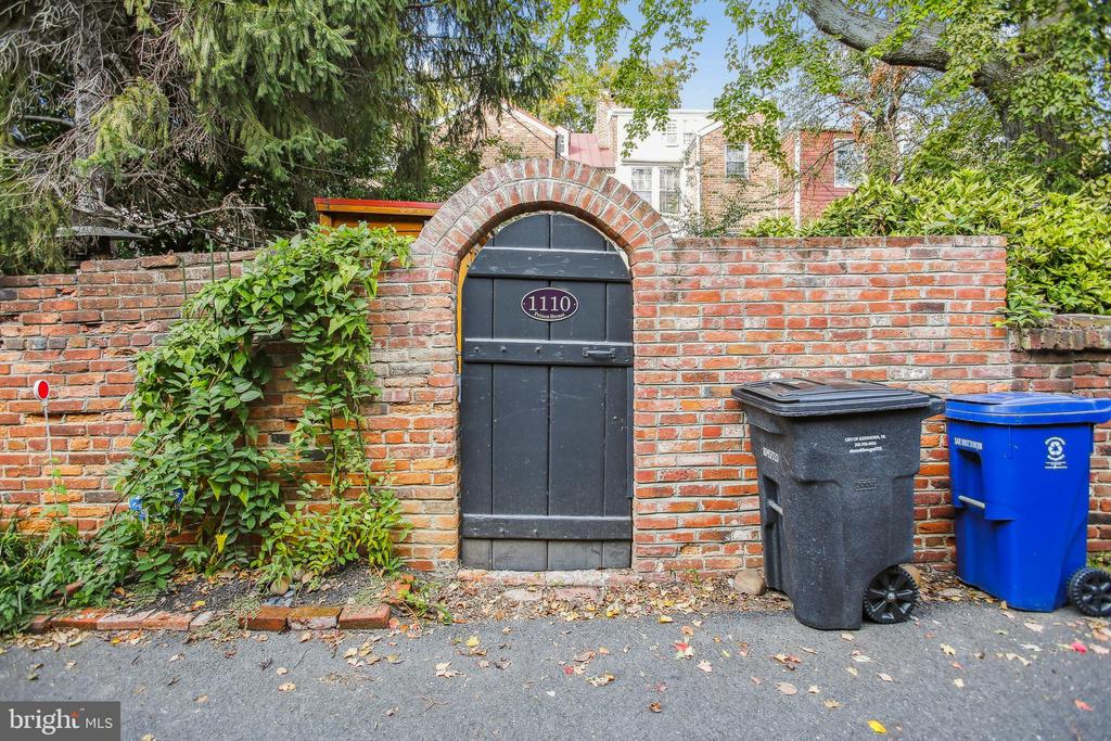 1110 PRINCE STREET