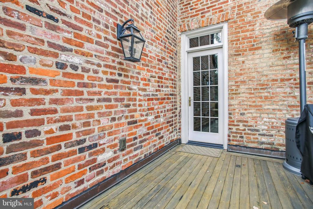 1110 PRINCE STREET