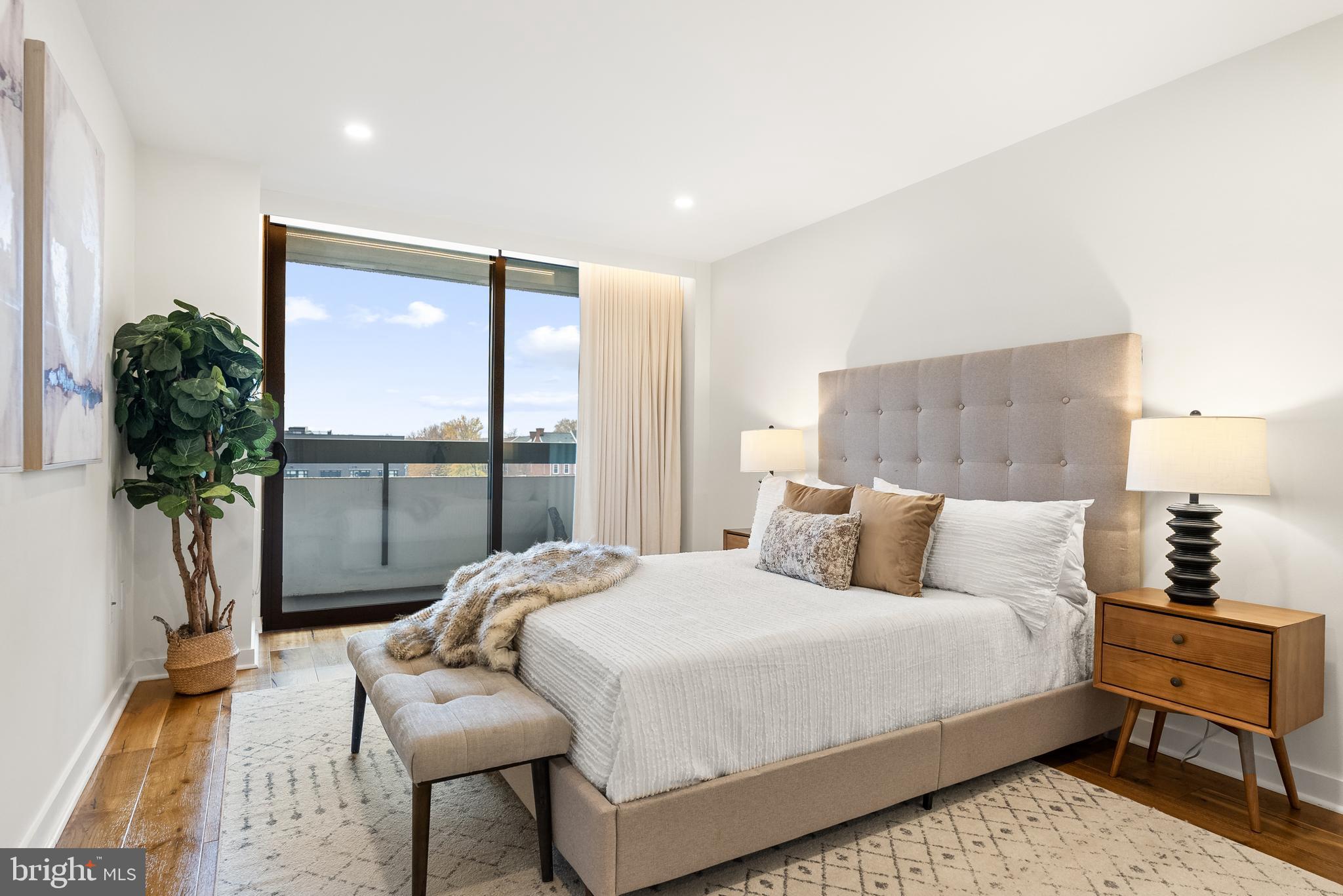 400 MADISON STREET 402