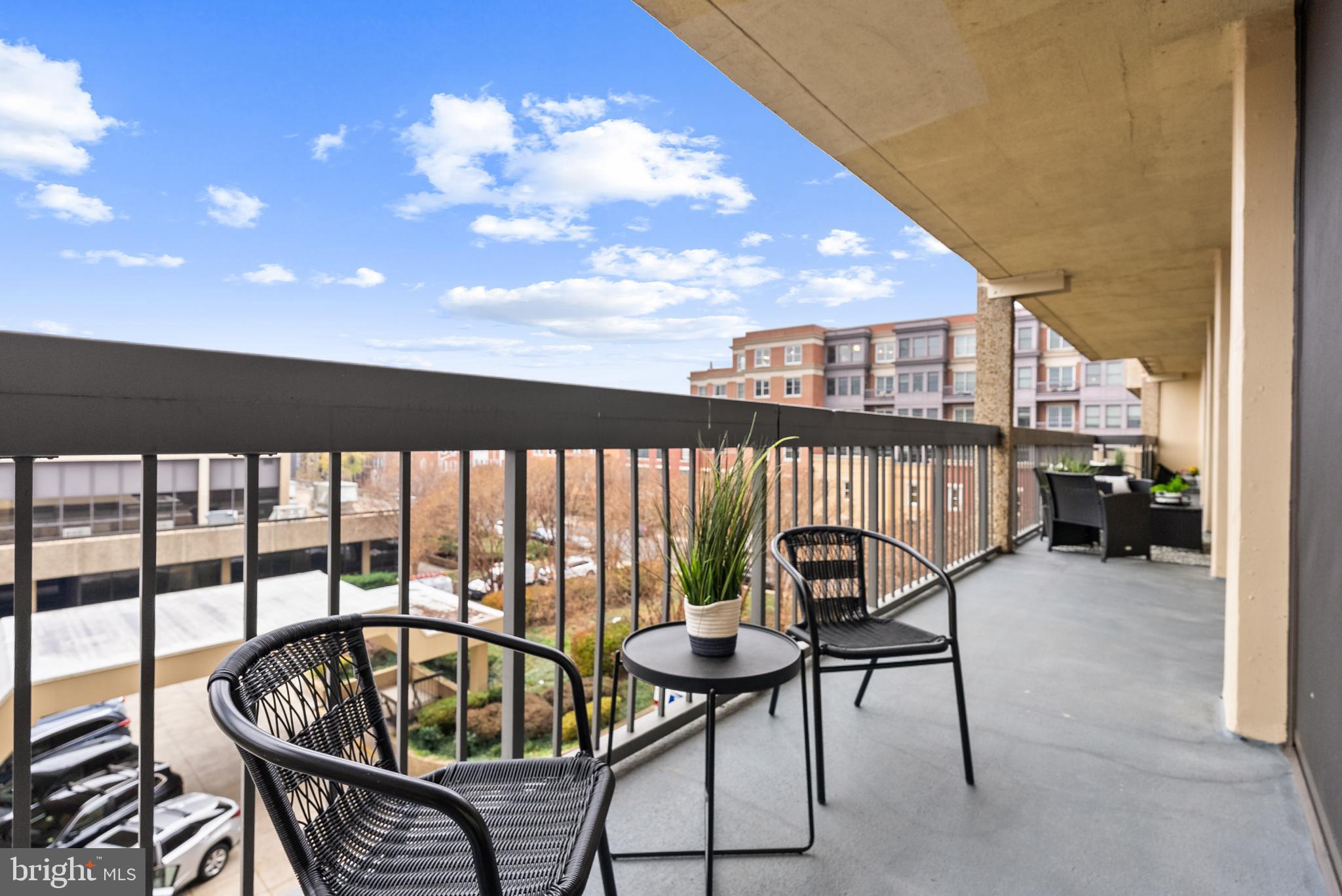 400 MADISON STREET 402