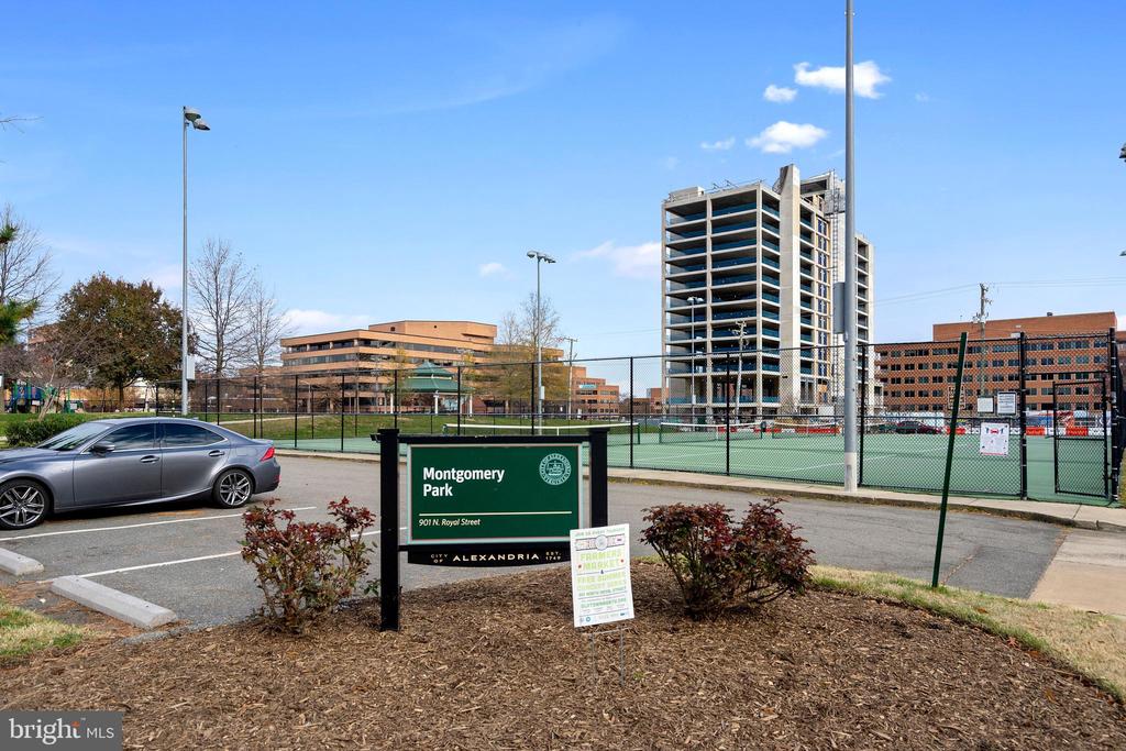 400 MADISON STREET 402