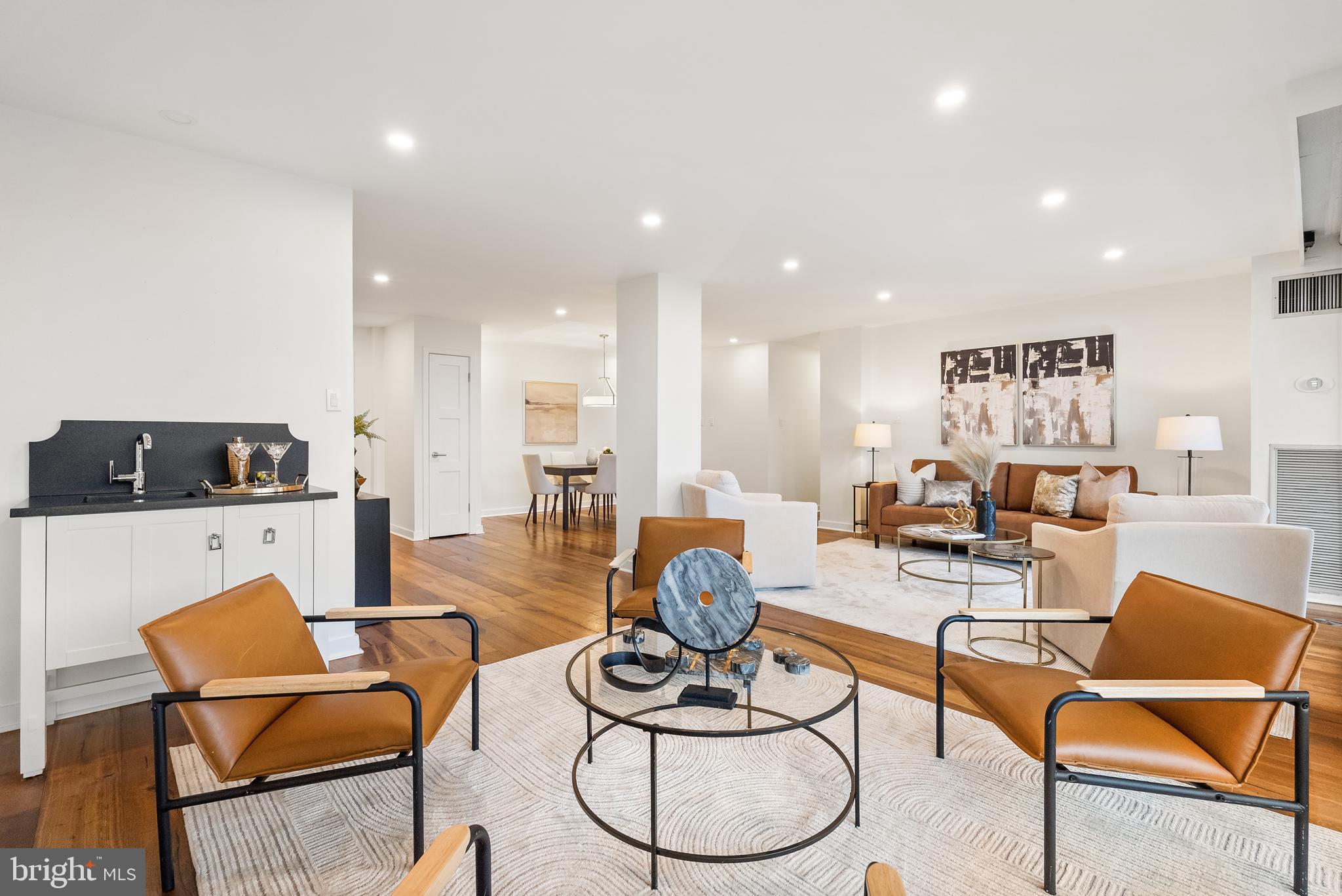 400 MADISON STREET 402