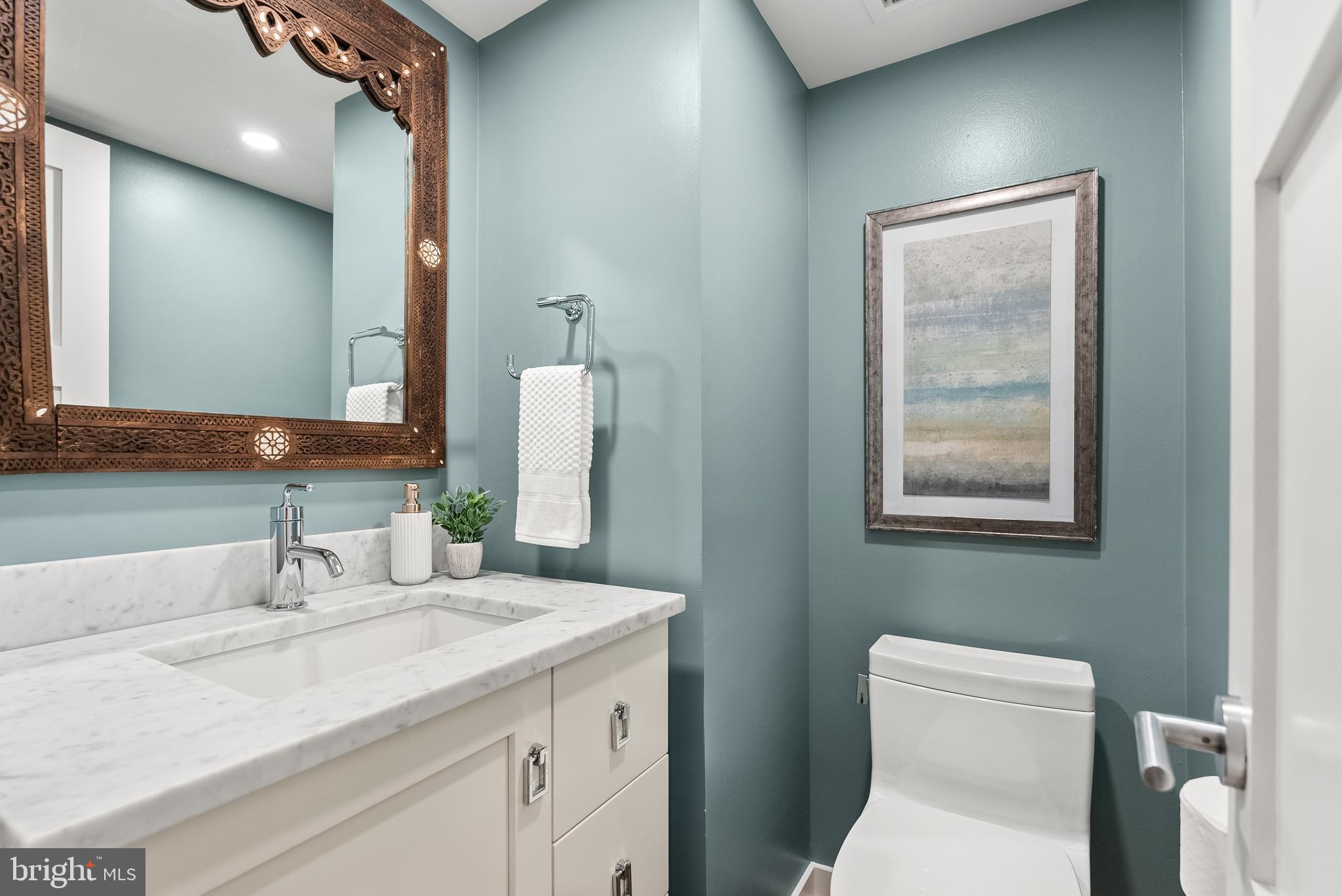 400 MADISON STREET 402