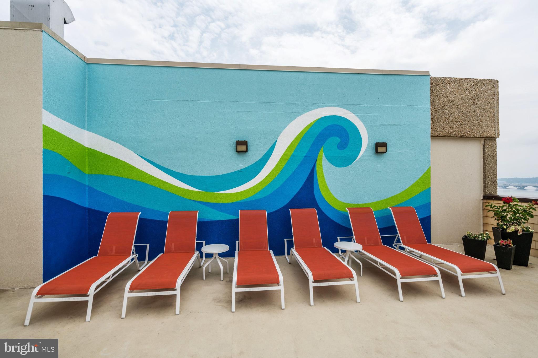 400 MADISON STREET 402