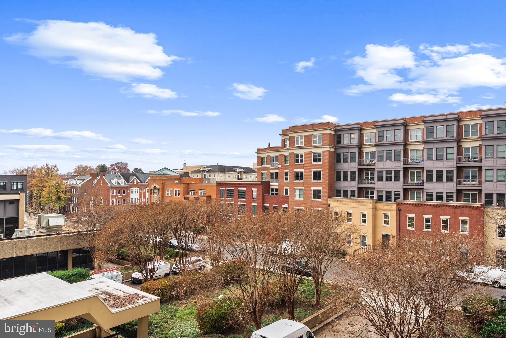 400 MADISON STREET 402