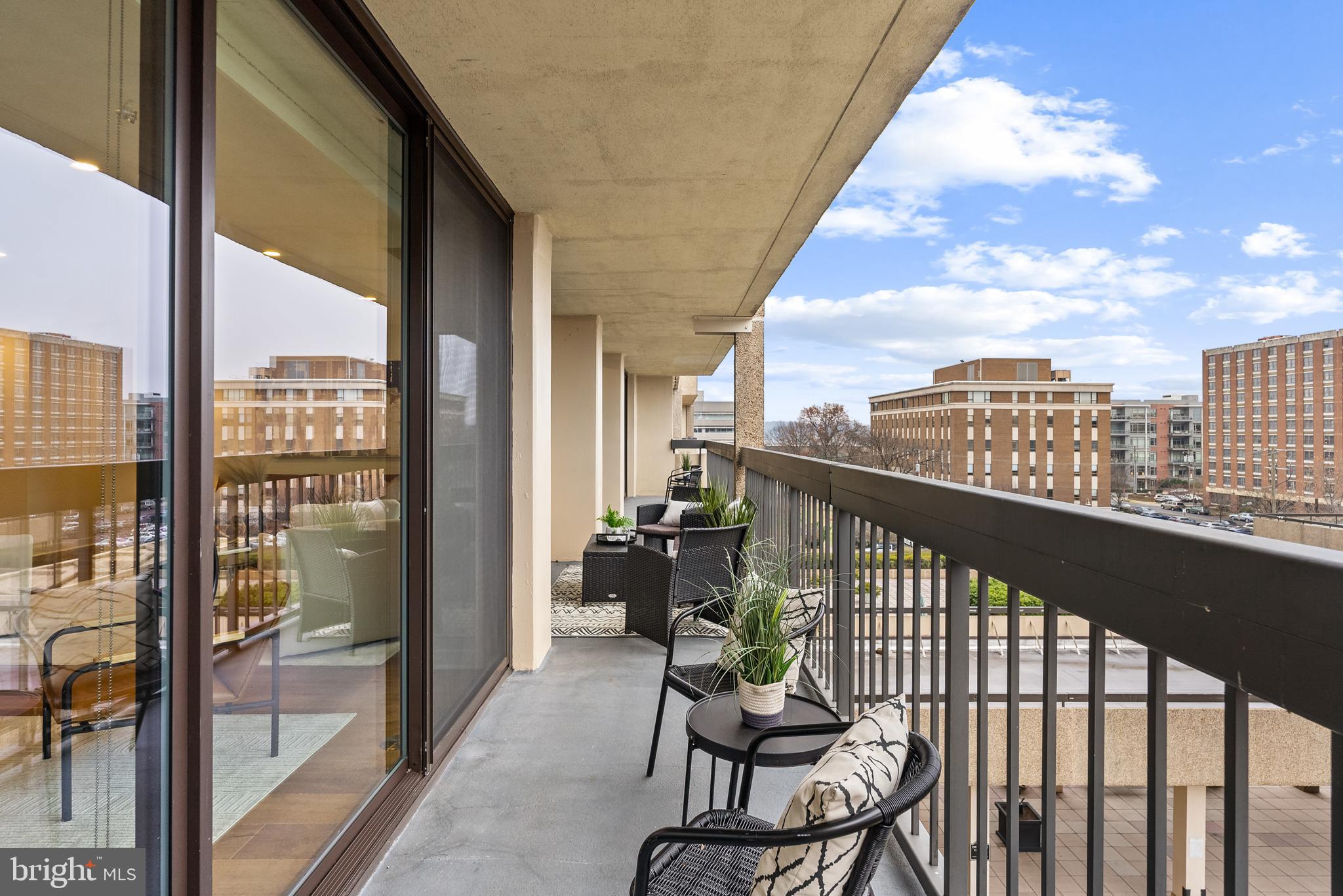 400 MADISON STREET 402