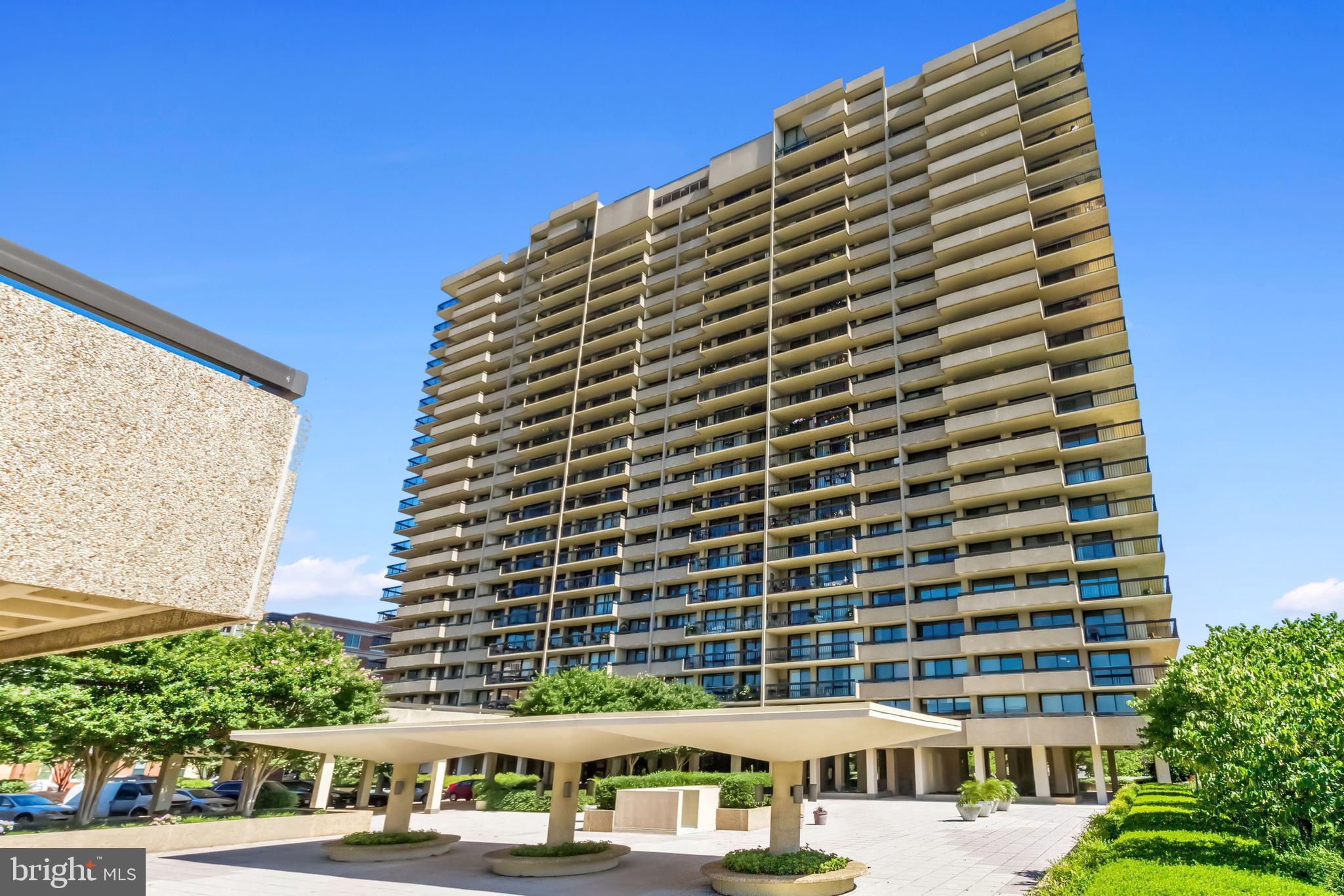 400 MADISON STREET 402