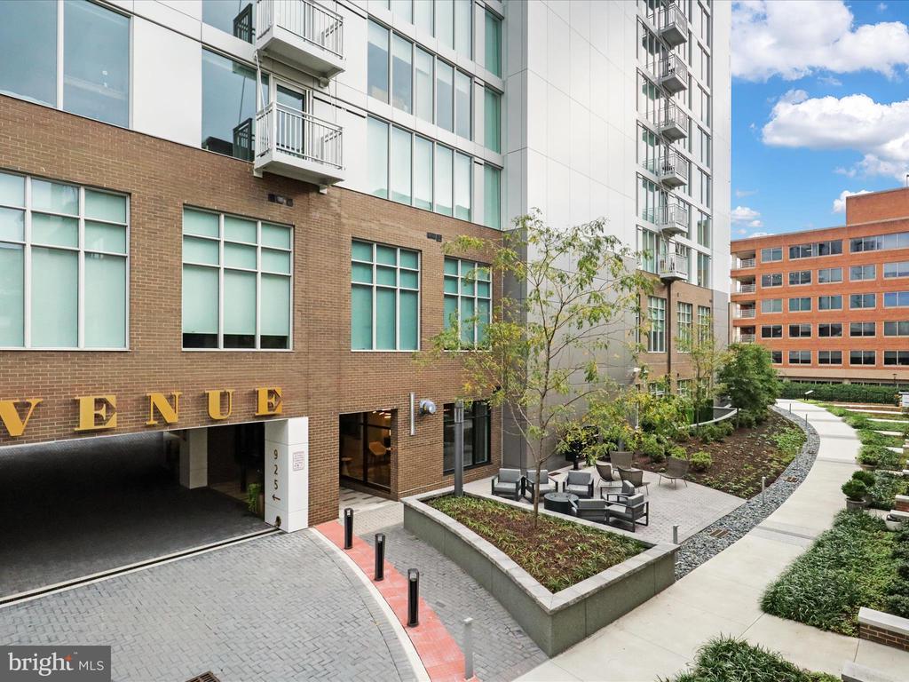 925 N FAIRFAX STREET 904