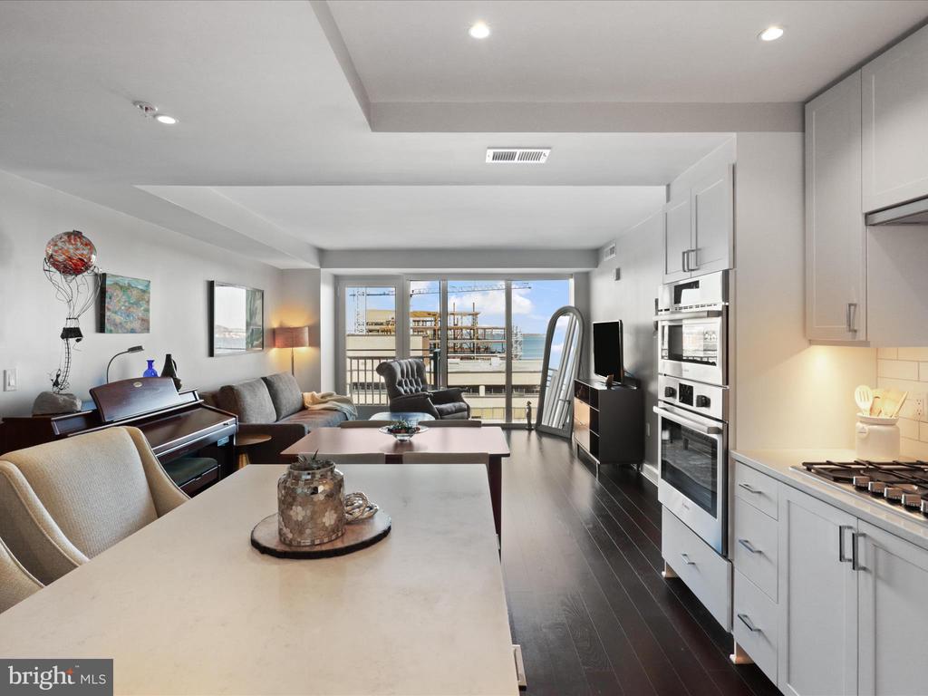 925 N FAIRFAX STREET 904