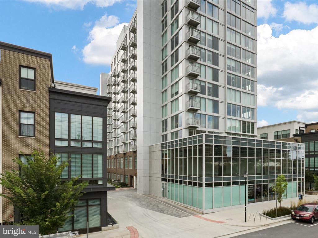 925 N FAIRFAX STREET 904