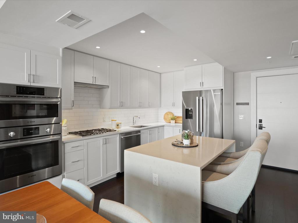 925 N FAIRFAX STREET 904