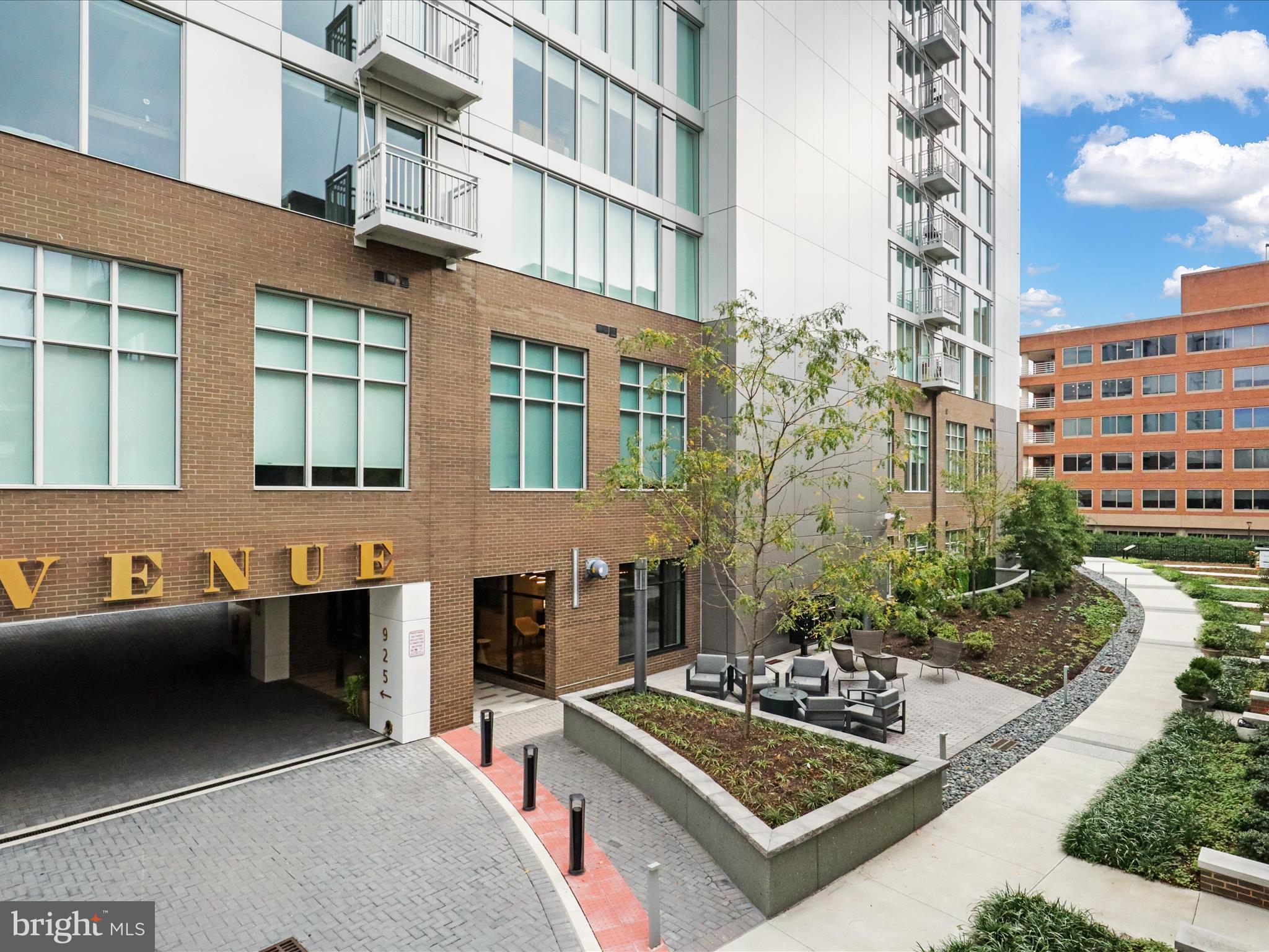 925 N FAIRFAX STREET 904