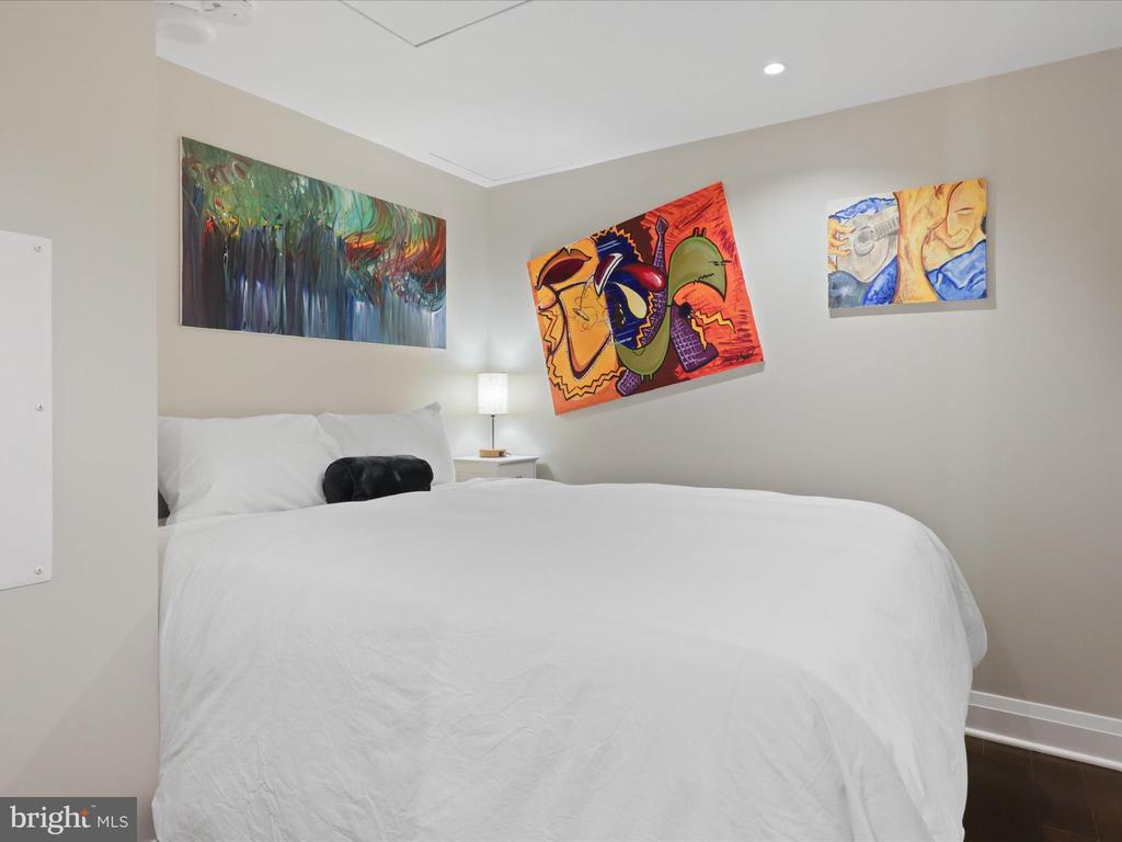 925 N FAIRFAX STREET 904