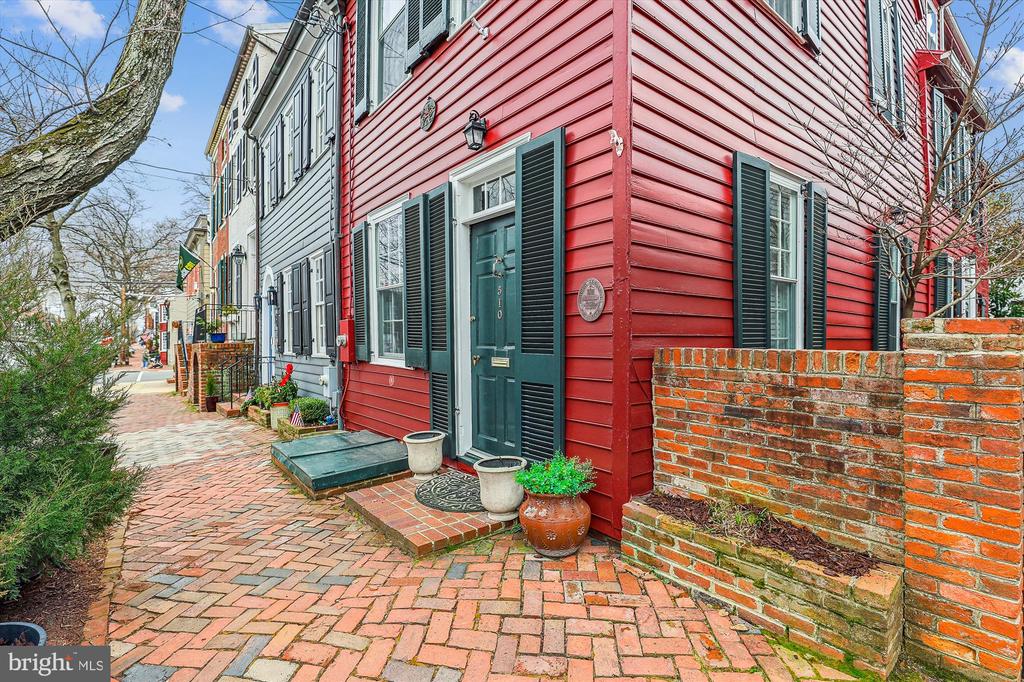 510 QUEEN STREET