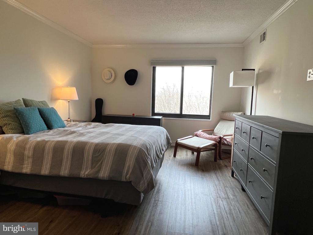 203 YOAKUM PARKWAY 1103