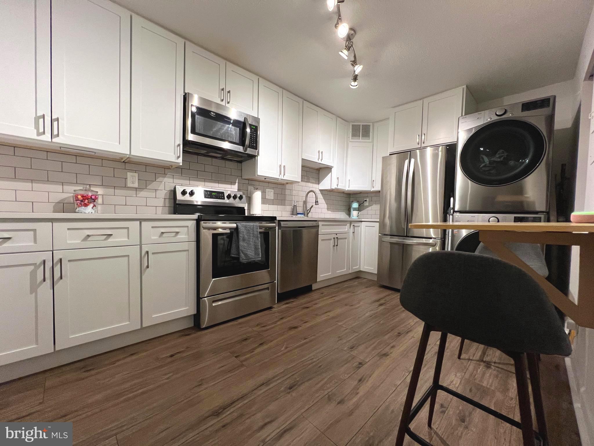 203 YOAKUM PARKWAY 1103
