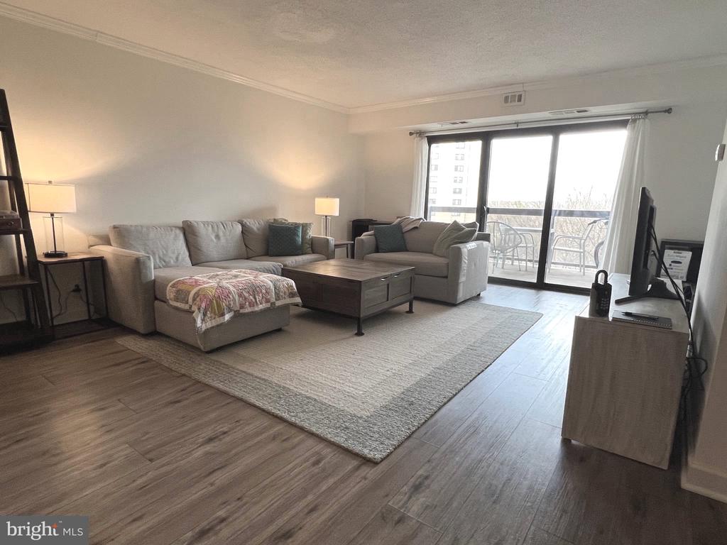 203 YOAKUM PARKWAY 1103