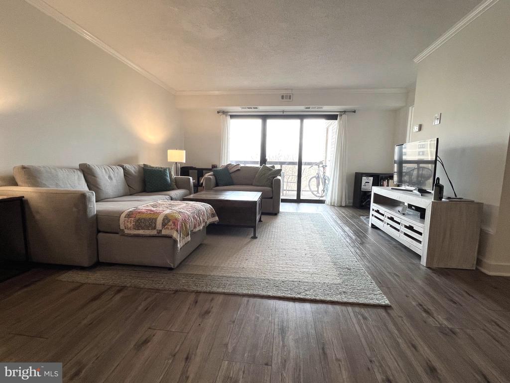 203 YOAKUM PARKWAY 1103