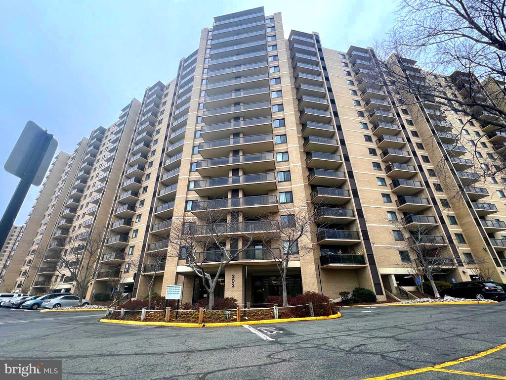 203 YOAKUM PARKWAY 1103